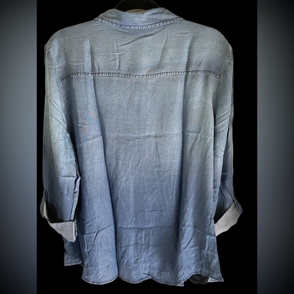 Cest 1946-NWT “Spellbound” XL chambray wrap front top. Soft Tencel/rayon. Classy - Picture 5 of 10